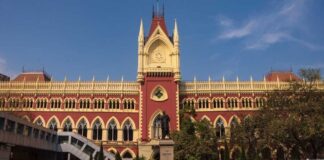 कोलकाता हाईकोर्ट के बाहर तीन महिलाओं ने की आग लगाकर खुदकुशी की कोशिश Kolkata High Court