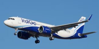 IndiGo Viral Post: फ्लाइट के टॉयलेट में थी महिला, अचानक घुस आया पायलट, ऐसा क्या हुआ की इंडिगो एयरलाइन्स को मांगनी पड़ी माफी? IndiGo passenger viral post