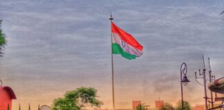 Independence Day 2025: ‘हर घर तिरंगा’, राष्ट्रीय ध्वज फहराने से पहले जान लें ये नियम, कहीं हो न जाए गलती Indian flag code