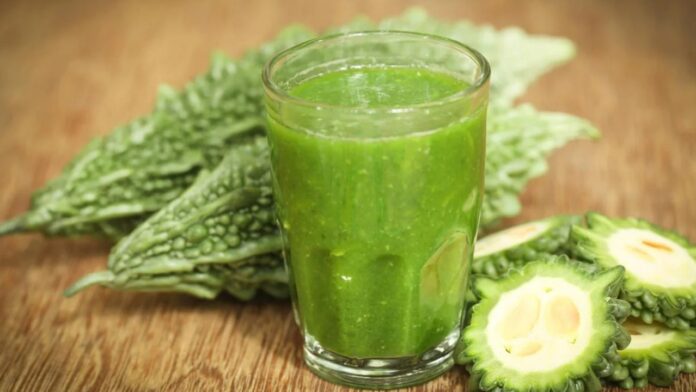 करेले का जूस करेले का जूस