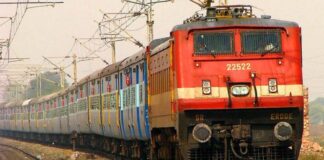 Festival Special Trains: छठ-दिवाली में घर जाना होगा आसान! रेलवे चलाएगी एक हजार से ज्यादा पूजा स्पेशल ट्रेनें Festival Special Trains