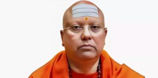 FIR के बाद चैतन्यानंद ने निकाले 50 लाख, दिल्ली पुलिस ने 8 करोड़ और 18 बैंक खाते किए फ्रीज Chaitanyananda Saraswati