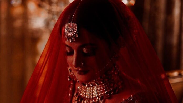 Agra Robber Bride