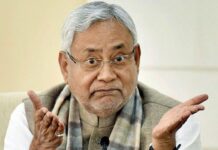 नीतीश कुमार ने राज्यपाल आरिफ मोहम्मद खान को सौंपा अपना इस्तीफा, नई सरकार बनाने की प्रक्रिया शुरू Nitish Kumar