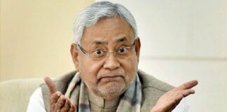 नीतीश कुमार ने राज्यपाल आरिफ मोहम्मद खान को सौंपा अपना इस्तीफा, नई सरकार बनाने की प्रक्रिया शुरू Nitish Kumar