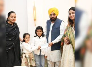 7 से 6 साल के बच्चों ने वर्कशॉप की कमाई बाढ़ पीड़ितों को दान की, CM मान ने की सराहना Punjab News