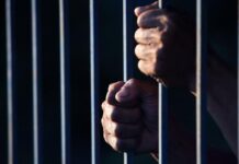 Google पर भूलकर भी न सर्च करें ये 5 चीजें, हो जाएगी जेल!