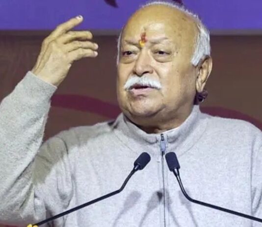 अगर भारत में कुछ भी अच्छा-बुरा होता है तो हिंदुओं से पूछा जाएगा: मोहन भागवत Mohan-Bhagwat-