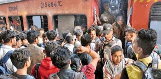 होली पर ट्रेन टिकट की टेंशन से मुक्ति! यात्रियों की सुविधा के लिए भारतीय रेलवे ने शुरू की स्पेशल ट्रेनें, यहां देखें स्पेशल रूट