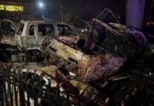 शाहदरा में भीषण अग्निकांड, फ्लाईओवर के नीचे MCD पार्किंग में खड़ी 20 गाड़ियां जलकर खाक