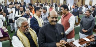 संसद में स्पीकर ओम बिरला को घेरने की तैयारी कर रहा विपक्ष, अविश्वास प्रस्ताव लाने के लिए एकजुट हुए दल om birla india dail