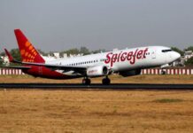 दिल्ली एयरपोर्ट पर स्पाइसजेट प्लेन की इमरजेंसी लैंडिंग, 150 यात्री बाल-बाल बचे spicejet