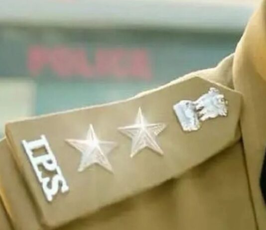 यूपी में 27 IPS अफसरों हुए तबादले, 13 जिलों के कप्तान भी इधर से उधर; देखें पूरी लिस्ट 27 IPS officers transferred in Uttar Pradesh