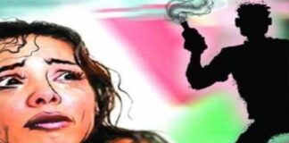युवक ने लड़की से की मारपीट, फिर घायल अवस्था में अस्पताल पहुंची तो युवती के मुंह पर फेंका एसिड; आरोपी फरार