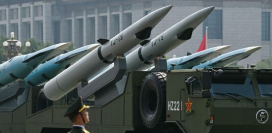 क्या ईरान ने चीनी मिसाइलों से किया अमेरिकी जहाजों पर हमला? जानें बीजिंग का जवाब China Denies Missile Deal with Iran