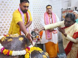 मथुरा बना ऐतिहासिक, गोवर्धन पर्वत की 21 Km की परिक्रमा करने वाली देश की पहली राष्ट्रपति बनीं द्रौपदी मुर्मू