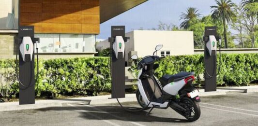 ई-वाहन खरीदारों के लिए खुशखबरी, सरकार ने बढ़ाई पीएम ई-ड्राइव योजना की समयसीमा; हाथ से ना निकल जाए मौका Government Extends PM E-DRIVE Subsidies