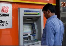 10 हजार रुपये की एटीएम गलती बैंक पर पड़ी भारी, 9 साल बाद बैंक ऑफ बड़ौदा को चुकाने पड़े 3.28 लाख रुपये ai image