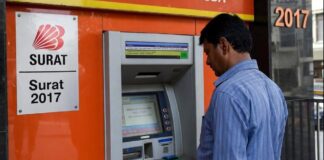 10 हजार रुपये की एटीएम गलती बैंक पर पड़ी भारी, 9 साल बाद बैंक ऑफ बड़ौदा को चुकाने पड़े 3.28 लाख रुपये ai image