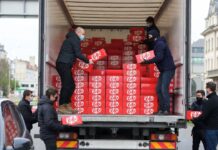 4 लाख किटकैट चॉकलेट चोरी! इंटरनेट पर लोगों ने बनाए मीम्स kitket