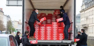 4 लाख किटकैट चॉकलेट चोरी! इंटरनेट पर लोगों ने बनाए मीम्स kitket