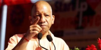 यूपी पुलिस परीक्षा में ‘पंडित’ विकल्प पर छिड़ा सियासी घमासान, योगी सरकार ने दिए सख्त जांच के आदेश UP Police SI Exam Controversy