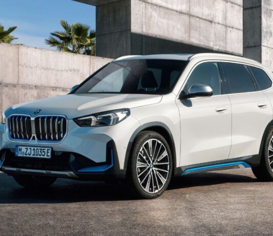 भारत में इस इलेक्ट्रिक कार ने मचाई धूम, 70% बाजार पर जमाया कब्जा BMW iX1 EV India