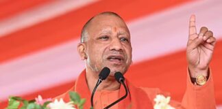 सीएम योगी के हस्तक्षेप के बाद कर्मचारियों की मांगें मंजूर, बढ़ेगी सैलरी; काम पर लौटे कर्मी CM-Helpline-1076-Employee-Strike-Resolved