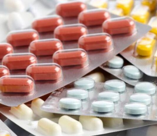 आम आदमी पर पड़ेगी ईरान युद्ध की मार, 20% तक बढ़ सकती है कैंसर और एंटीबायोटिक्स जैसी जरूरी दवाओं की कीमत