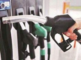 शुक्रवार को क्या हैं पेट्रोल-डीजल के दाम? यहां करें चेक