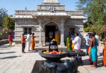 महराजगंज: प्राचीन शिव मंदिर में मांस का टुकड़ा फेंकने से मचा बवाल, पुलिस ने आरोपी को किया गिरफ्तार