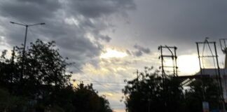 देशभर के 13 राज्यों में तेज हवा के साथ भारी बारिश का अलर्ट, IMD ने दी चेतावनी Weather Forecast