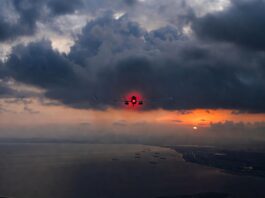 1600 करोड़ का अमेरिकी ड्रोन हवा में गायब! स्ट्रेट ऑफ होर्मुज के ऊपर रहस्यमयी तरीके से लापता, ईरान पर शक AI IMAGE