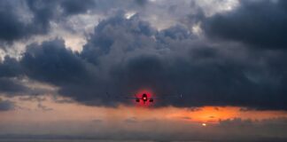 1600 करोड़ का अमेरिकी ड्रोन हवा में गायब! स्ट्रेट ऑफ होर्मुज के ऊपर रहस्यमयी तरीके से लापता, ईरान पर शक AI IMAGE