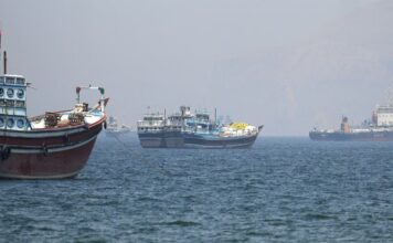 होर्मुज स्ट्रेट में भारतीय जहाज पर गोलीबारी, गुजरात के नाविक की मौत Strait of Hormuz