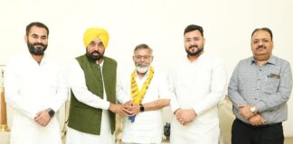पंजाब की राजनीति में हलचल, वरिष्ठ नेता अनिल सेठी हुए AAP में शामिल Anil Sethi joins AAP in presence of Bhagwant Mann