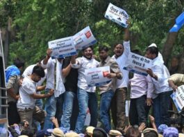 NTA मुख्यालय पर प्रदर्शन के दौरान अफरा-तफरी, NSUI और सुरक्षाबलों में भिड़ंत NEET UG