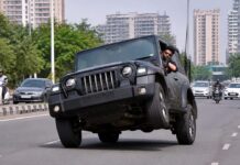 गुरुग्राम में थार चालक की खतरनाक करतूत कैमरे में कैद, लोगों की जान जोखिम में डालने पर हुई कार्रवाई Gurugram News