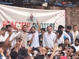 छात्रों के समर्थन में जंतर-मंतर पहुंचे अभिजीत दिपके, शिक्षा व्यवस्था पर उठाए सवाल Cockroach Janta Party