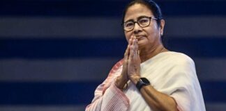 कोलकाता में ममता बनर्जी के खिलाफ केस दर्ज, धार्मिक भावना भड़काने का आरोप