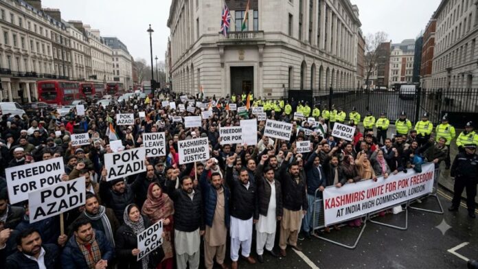 Slogans of Freedom for PoK echoed in London thousands of protesters gathered outside the High Commission Slogans of Freedom for PoK echoed in London thousands of protesters gathered outside the High Commission