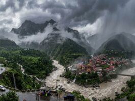 उत्तराखंड में मानसून ने दी दस्तक, कई जिलों के लिए भारी बारिश की चेतावनी Monsoon arrives Uttarakhand heavy rain warning issued for several districts