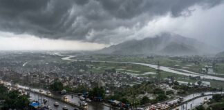 18 राज्यों पर बारिश का खतरा, दिल्ली, यूपी, जम्मू-कश्मीर समेत कई इलाकों के लिए IMD का अलर्ट today weather 22 july weather forecast 22 july rain alert 22 july weather prediction