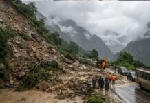 बारिश से बेहाल उत्तराखंड, 100 से अधिक सड़कें बंद, आदि कैलास यात्रा पर रोक Monsoon Havoc in Uttarakhand