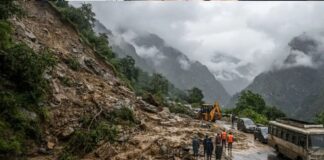 बारिश से बेहाल उत्तराखंड, 100 से अधिक सड़कें बंद, आदि कैलास यात्रा पर रोक Monsoon Havoc in Uttarakhand