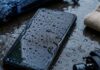 फोन भीगने के बाद ये 4 गलतियां कर सकती हैं हजारों का नुकसान Phone Water Damage