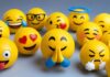 Emoji का गलत इस्तेमाल पड़ सकता है भारी! जानिए इनका सही अर्थ World Emoji Day 2026,Emoji