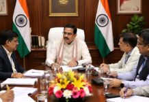 शिक्षा मंत्रालय की कमान संभालते ही एक्शन में प्रल्हाद जोशी, पहले दिन अधिकारियों संग की अहम बैठक Prahlad Joshi