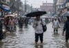 Delhi Rain: तालाब बना सदर बाजार, जलभराव से दुकानों में घुसा पानी; व्यापारी बेहाल Delhi Sadar Bazar Rain