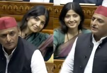 लोकसभा में अखिलेश यादव के भाषण के बीच डिंपल यादव की क्यूट हरकत, वीडियो हुआ वायरल Dimple Yadav cute gesture